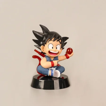 Figura de acción de Goku, Pequeño goku, con bola en mano.